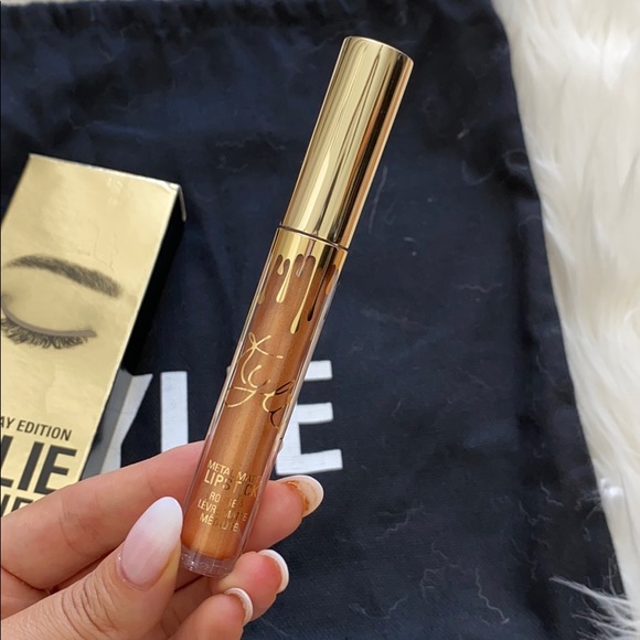 Kylie cosmetics bundle